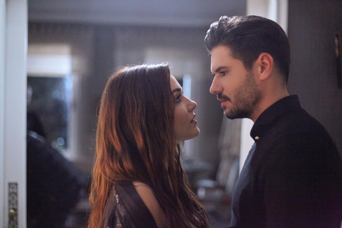 Hande Ercel Seriale Hande Erçel Official – News, Videos, Series & More – Hande Ercel Official